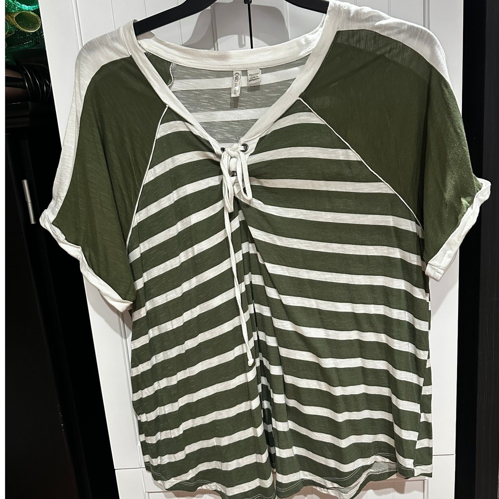 Cato Womens Plus Size 18/20W Green White Striped Lace Up V-Neck Raglan Tee